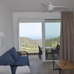 Apartamento Akamas Throne