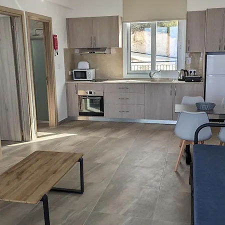 Apartament Akamas Throne