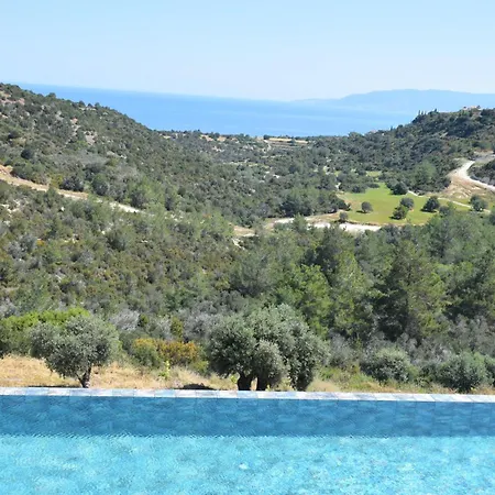 Akamas Throne Apartament Neo Chorio