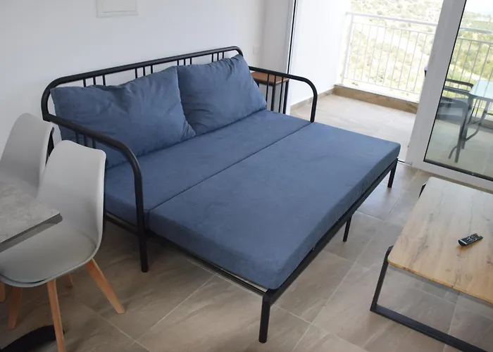 Akamas Throne Neo Chorio